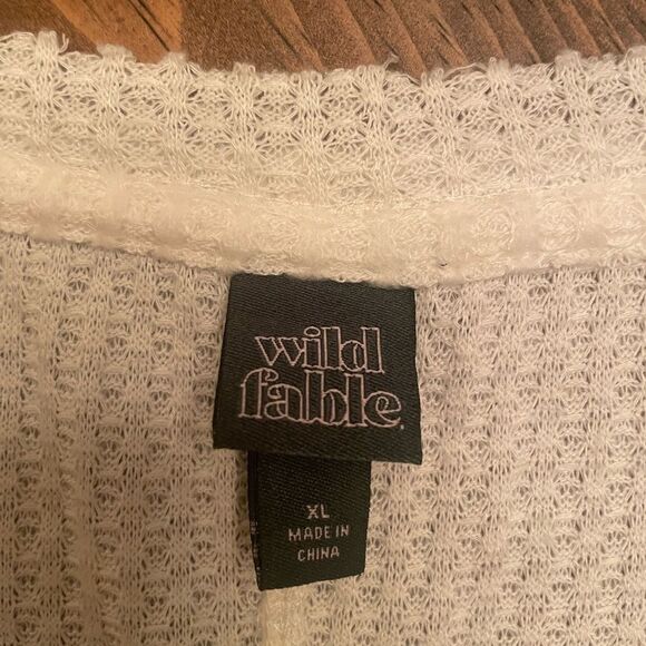 Wild fable thermal hi low tee XL - Picture 4 of 5